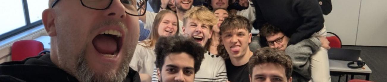 Group selfie of Kalle Ryan with EM Normandie Students Group selfie of Kalle Ryan with EM Normandie Students
